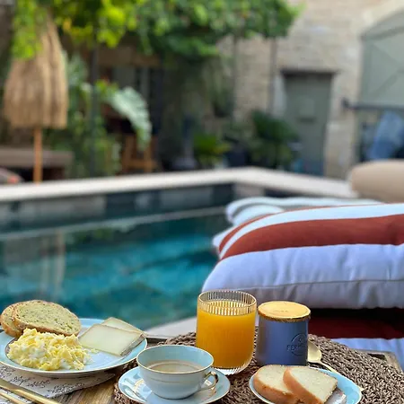 Le Numero 10 Bed & Breakfast Bernis