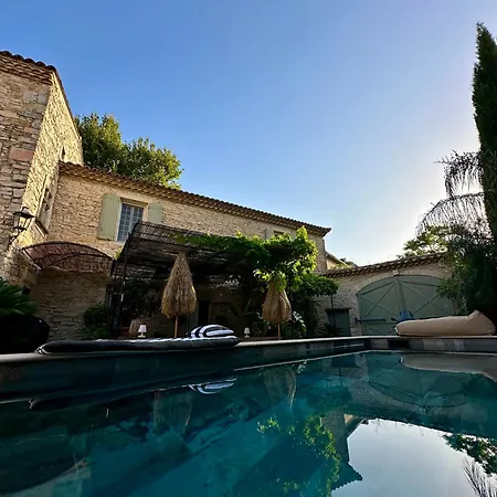 Le Numéro 10 3* Bernis