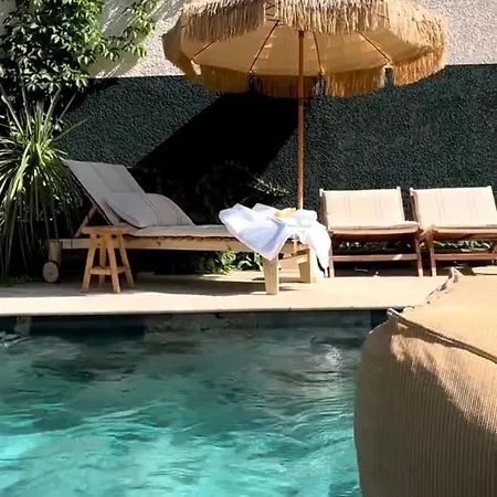 Le Numero 10 Bed & Breakfast Bernis