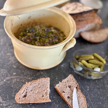 Le Numéro 10 Bed and breakfast Bernis